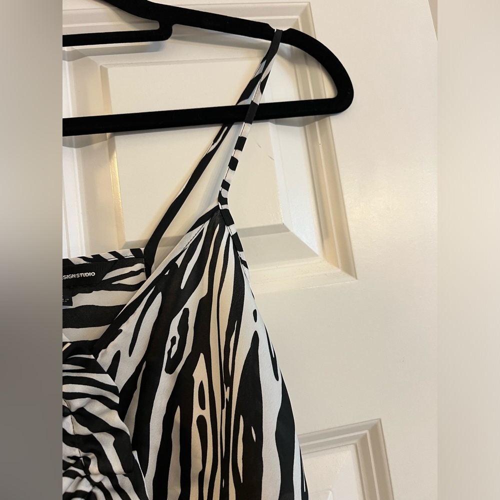 Unique, Zebra Print Express Tank-One Ruffle Shoulder-One Tank. Perfect. Small - Picture 5 of 7
